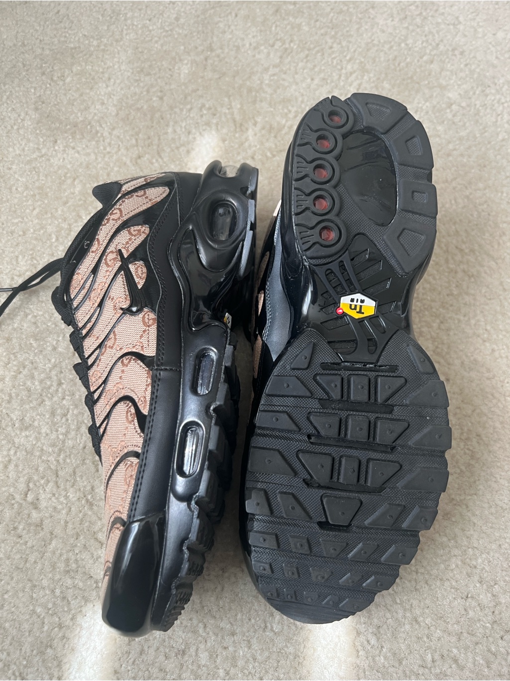 Black & Tan Nike Men’s Athletic Sneakers